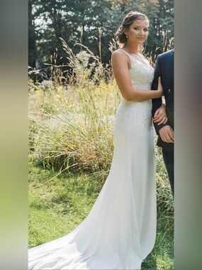 David’s Bridal Floral Lace Bodice Wedding Dress